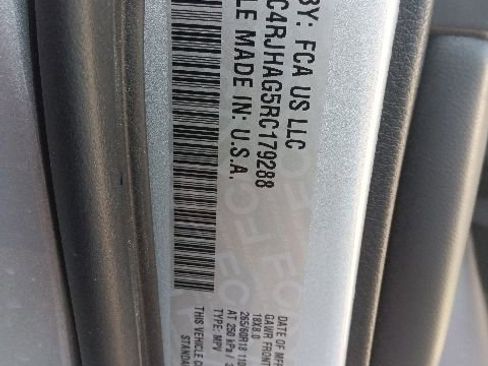 Used 2024 Jeep Grand Cherokee Altitude AWD/4WD image 12
