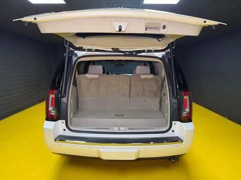 Used 2015 GMC Yukon Denali w/ Premium Package AWD/4WD image 9