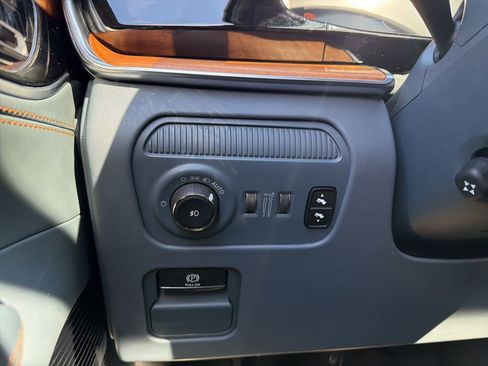 Used 2023 Jeep Grand Wagoneer Series III image 24