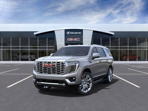 Used 2025 GMC Yukon Denali w/ Denali Reserve Package image 8