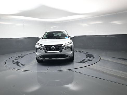 Used 2021 Nissan Rogue SV image 5