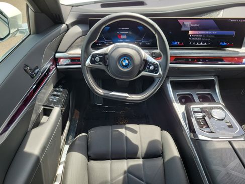 Certified 2024 BMW i7 xDrive60 w/ Executive Package AWD/4WD image 20
