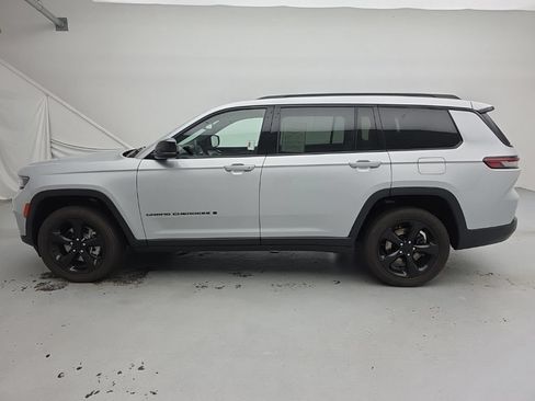 Used 2023 Jeep Grand Cherokee L Laredo AWD/4WD image 8