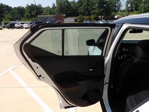 Used 2021 Nissan Kicks SV image 26