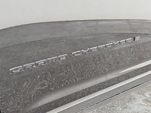 Used 2023 Jeep Grand Cherokee Altitude image 37