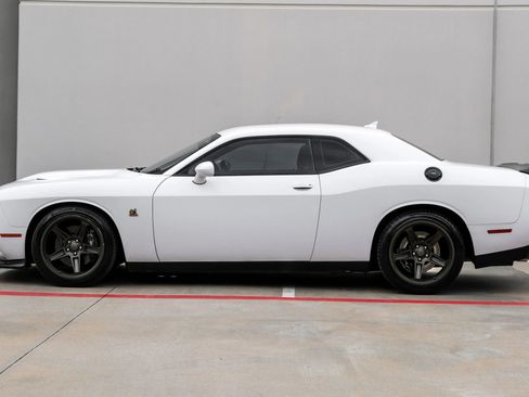 Used 2021 Dodge Challenger R/T Scat Pack RWD image 12