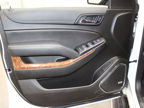 Used 2019 Chevrolet Tahoe Premier w/ Premier Plus Edition image 18