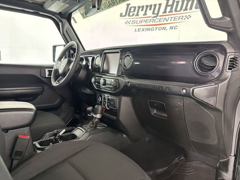 Used 2023 Jeep Wrangler Sport image 29