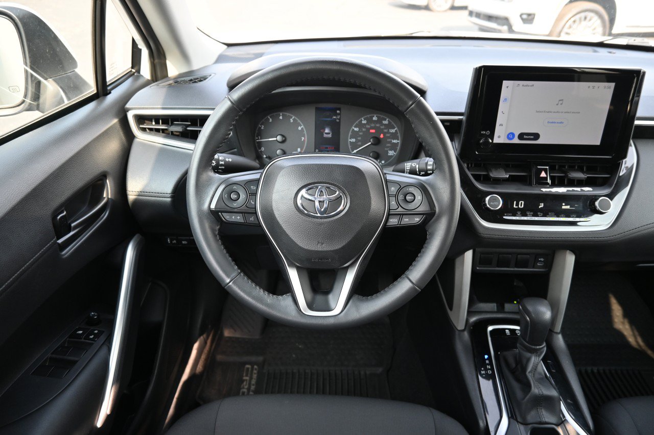 Used 2024 Toyota Corolla Cross LE AWD/4WD image 9