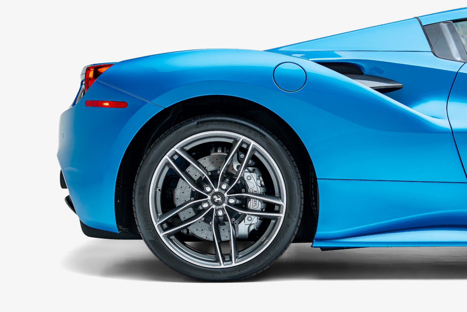 Used 2019 Ferrari 488 Spider RWD image 22