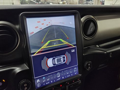 Used 2020 Jeep Wrangler Unlimited Sport S image 2