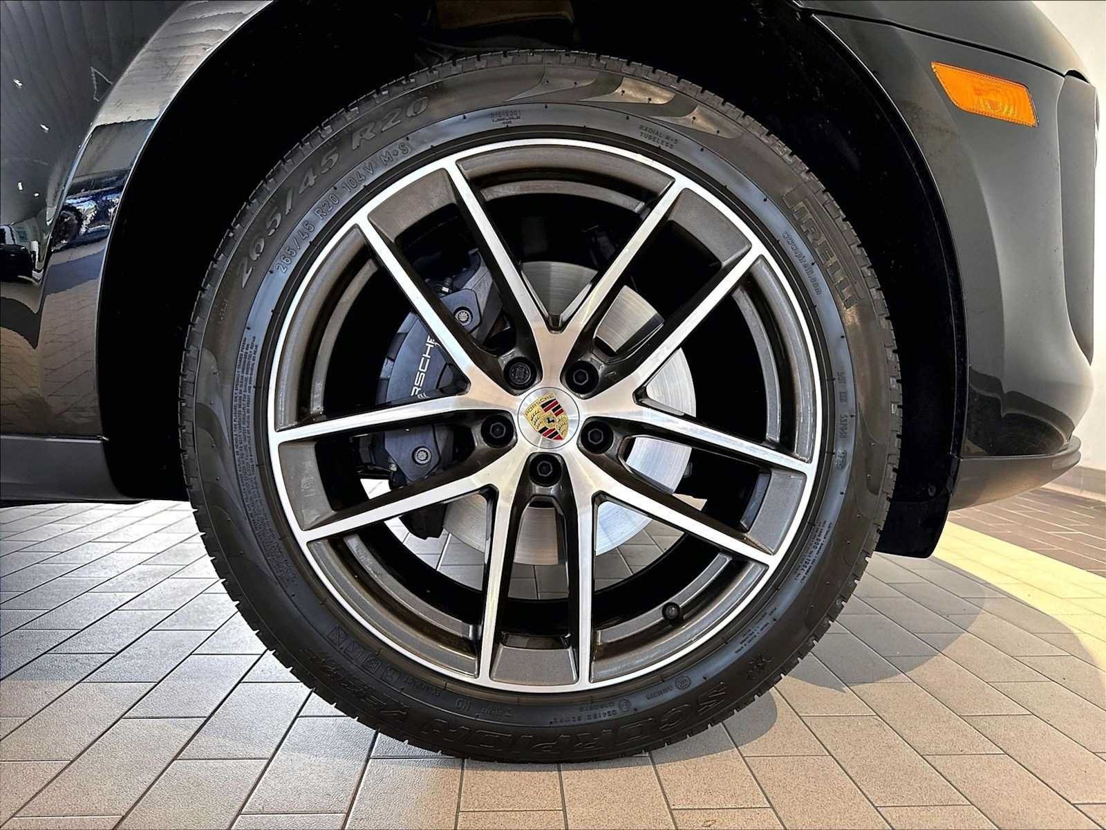 Used 2026 Porsche Macan AWD/4WD image 15