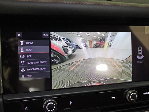 Certified 2025 Porsche Macan image 14