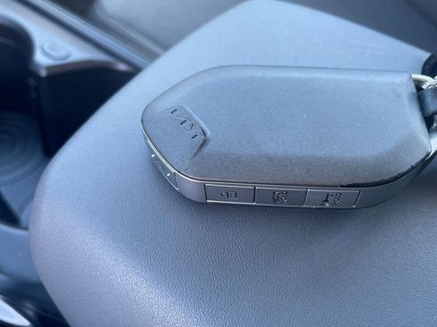 Used 2025 Kia K4 LXS image 21