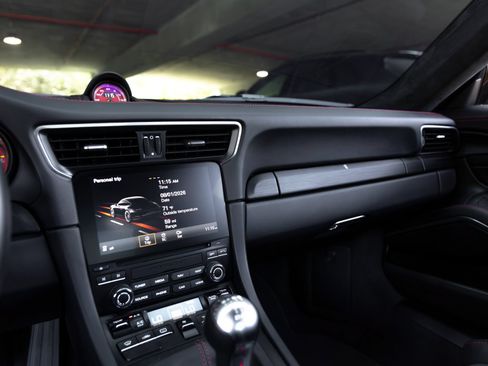 Certified 2019 Porsche 911 GT3 RWD image 36