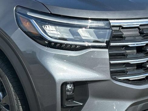 New 2026 Ford Explorer Active w/ Active Comfort Package AWD/4WD image 9