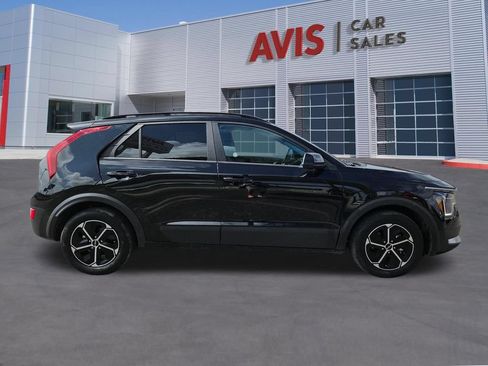 Used 2025 Kia Niro LX FWD image 7