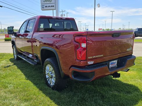 Used 2020 Chevrolet Silverado 2500 High Country w/ Technology Package AWD/4WD image 7