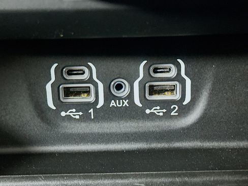 Used 2024 RAM 1500 Big Horn AWD/4WD image 25