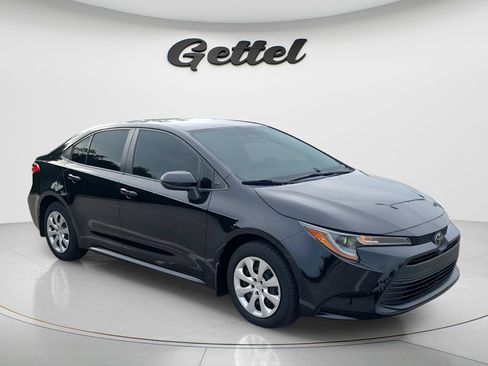 Certified 2023 Toyota Corolla LE FWD image 3