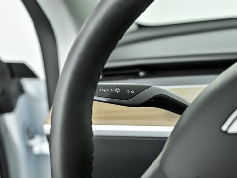 Used 2022 Tesla Model Y Performance AWD/4WD image 22