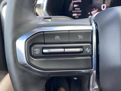 Used 2025 GMC Canyon Denali AWD/4WD image 34