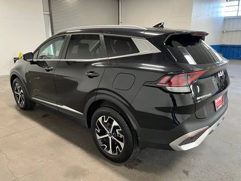 Used 2023 Kia Sportage EX AWD/4WD image 5
