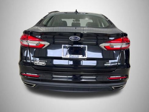 Used 2020 Ford Fusion SE image 4