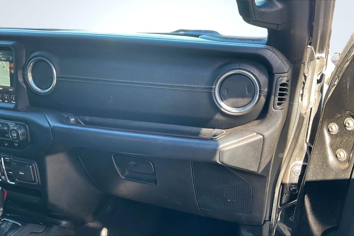 Used 2019 Jeep Wrangler Unlimited Sahara w/ Quick Order Package 24M Moab AWD/4WD image 16