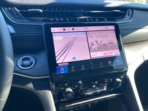 New 2025 Jeep Grand Cherokee Limited image 21