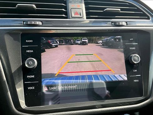 Used 2024 Volkswagen Tiguan SE image 28