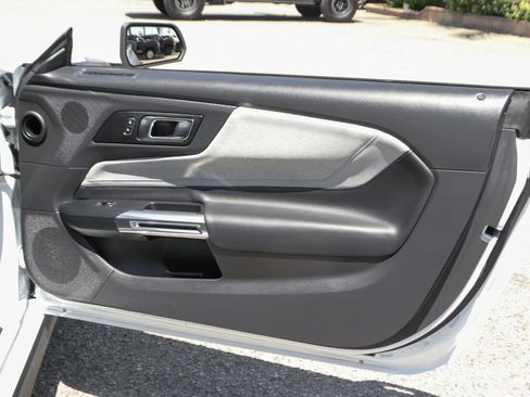 Used 2025 Ford Mustang Coupe RWD image 38