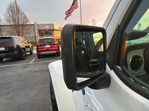 Used 2025 Jeep Wrangler Unlimited Sahara w/ Safety Group AWD/4WD image 37