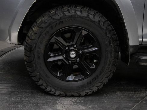 Used 2019 Toyota 4Runner SR5 image 8