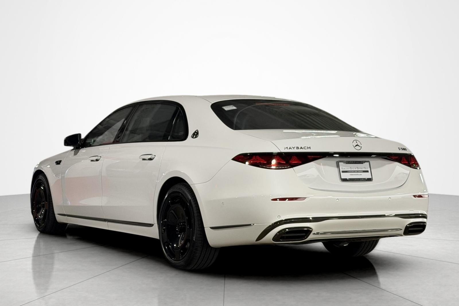 New 2027 Mercedes-Benz Maybach S 580 4MATIC image 3
