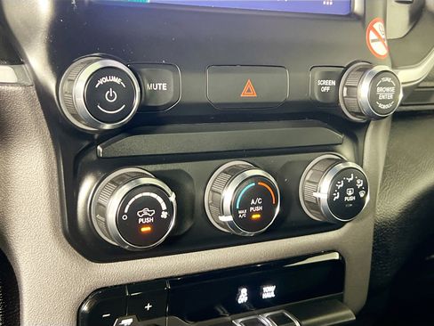 Used 2024 RAM 2500 Big Horn AWD/4WD image 27