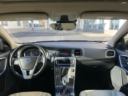 Used 2016 Volvo V60 T5 Premier image 10