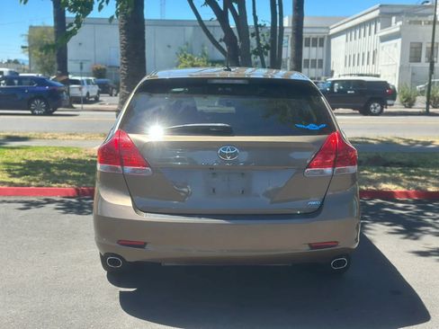 Used 2011 Toyota Venza AWD w/ Premium Pkg #2 image 24