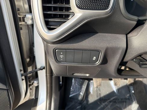 Used 2020 Kia Soul LX image 18