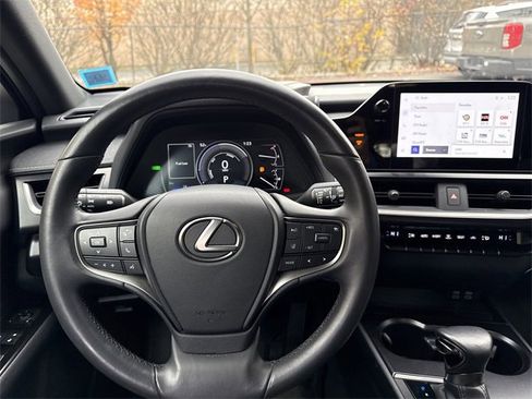 Used 2023 Lexus UX 250h AWD image 12