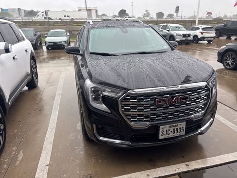 Used 2023 GMC Terrain Denali w/ Black Diamond Edition AWD/4WD image 17