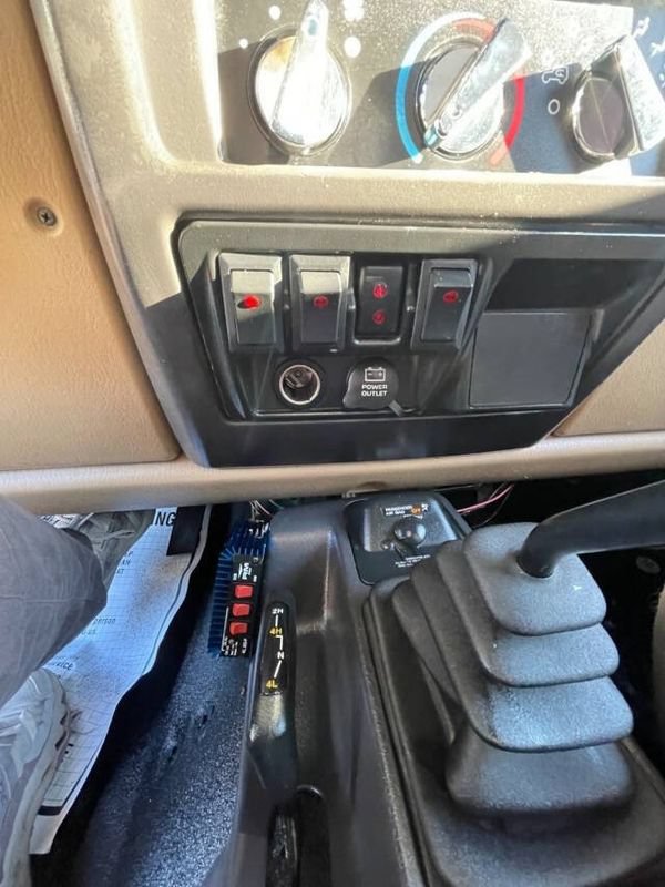 Used 2002 Jeep Wrangler X AWD/4WD image 21