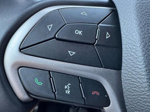 Used 2021 Jeep Grand Cherokee Laredo image 16