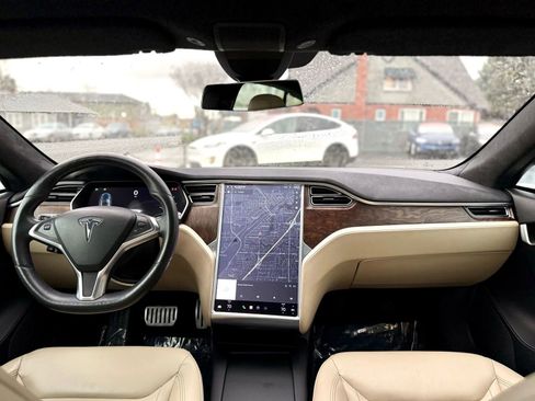 Used 2016 Tesla Model S P90D image 10