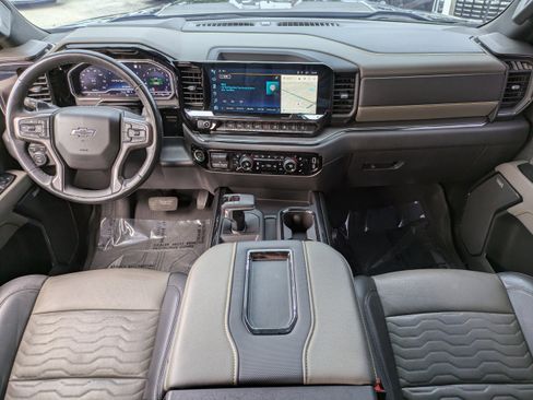 Used 2022 Chevrolet Silverado 1500 ZR2 w/ Technology Package image 16