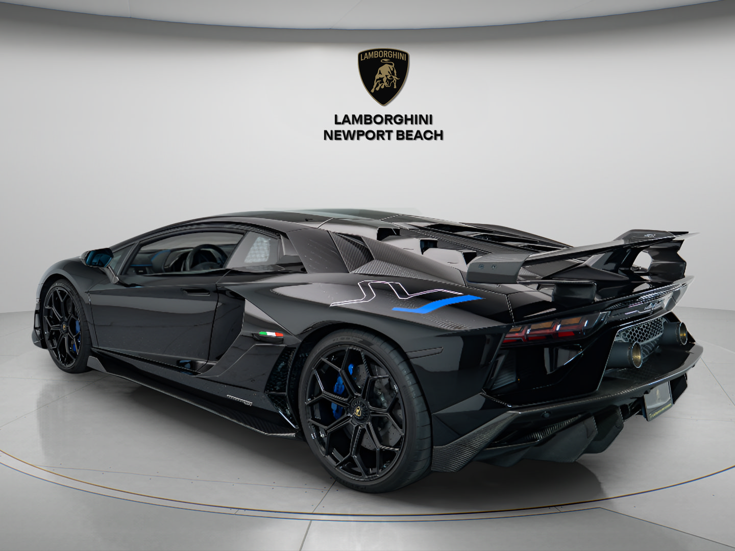 Used 2020 Lamborghini Aventador SVJ AWD/4WD image 4