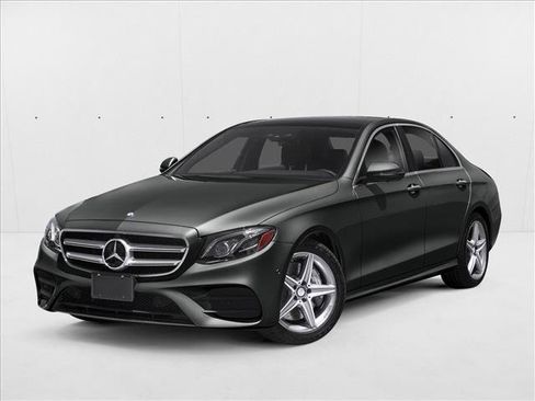 Used 2017 Mercedes-Benz E 300 image 1