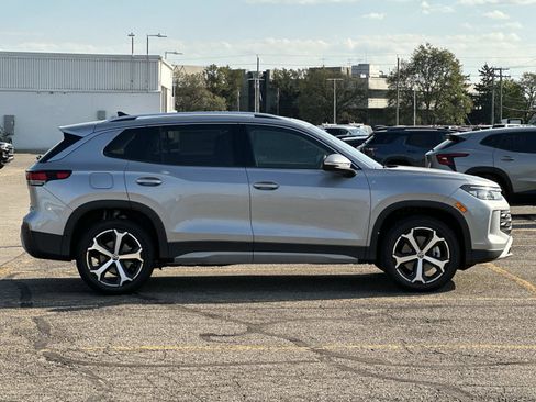 New 2025 Volkswagen Tiguan SE image 6