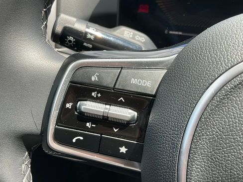 Used 2025 Kia Sorento S AWD/4WD image 28