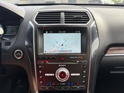 Used 2018 Ford Explorer Limited w/ Equipment Group 301A AWD/4WD image 28